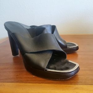 GUC Donald J. Pliner leather heels